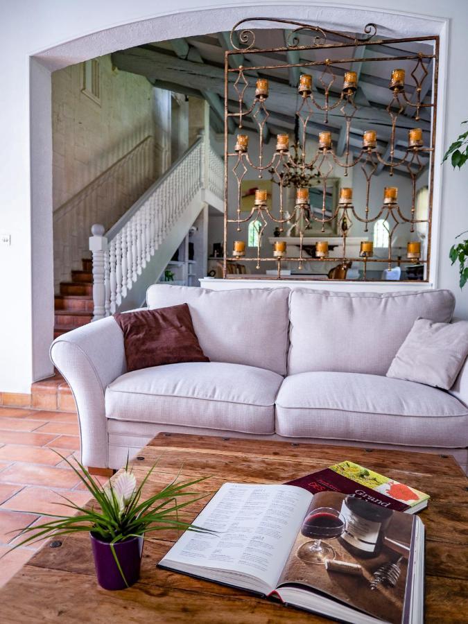 Le Mas Des Agapes Beaucaire  Ngoại thất bức ảnh