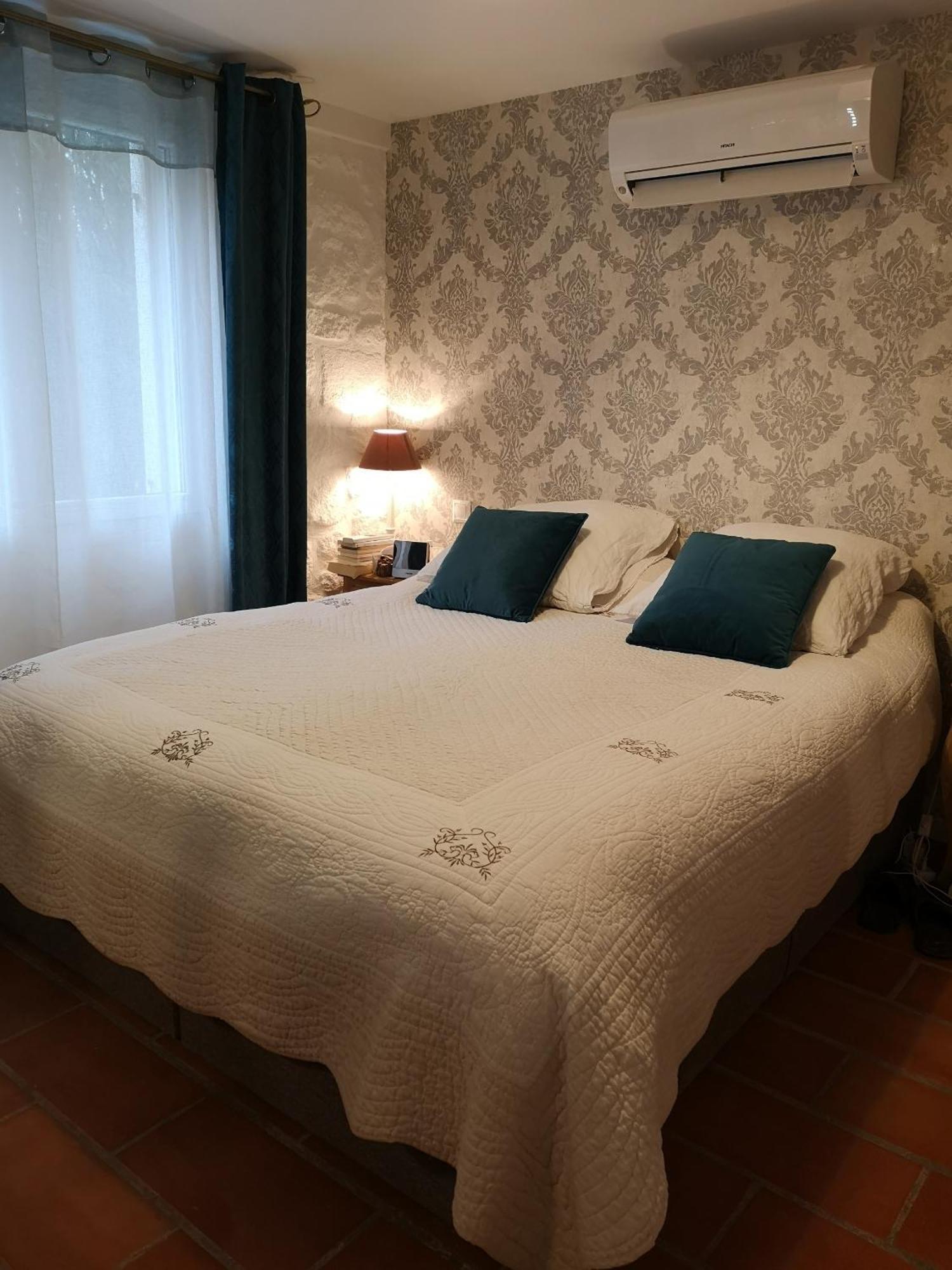 Le Mas Des Agapes Beaucaire  Ngoại thất bức ảnh